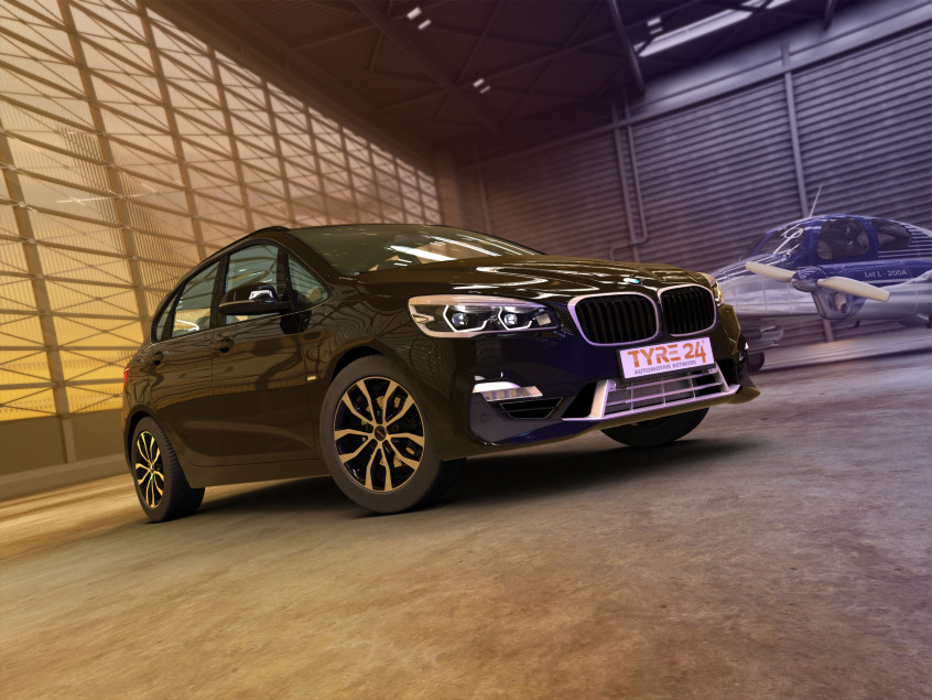 UTECA (U)|Schwarz Poliert 17