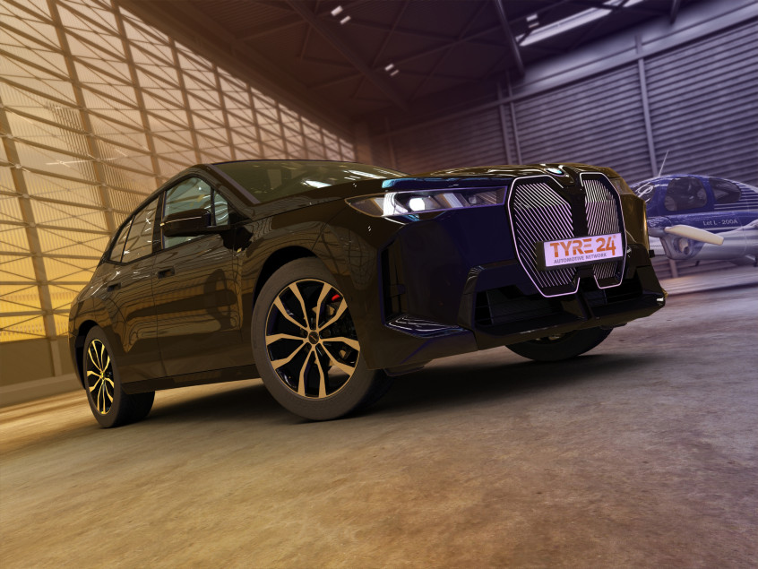 UTECA (U)|Schwarz Poliert 21